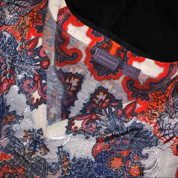 Colorful Retro V-Neck Blouse w/ Geometric Pattern - Picture 5 of 6